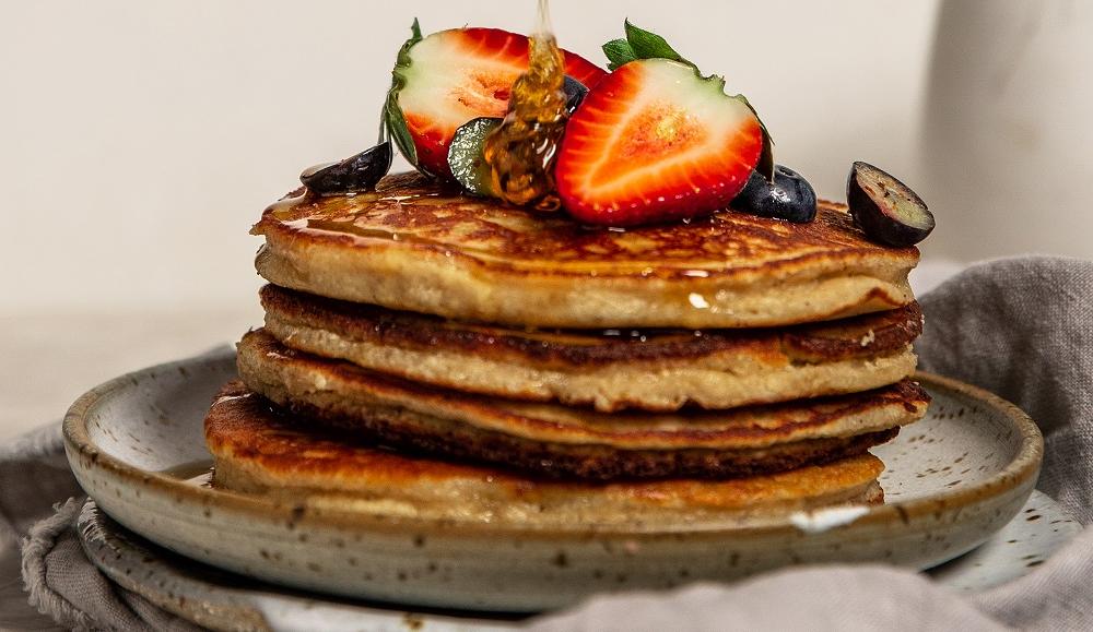 Image of pancakes with berries on a plate